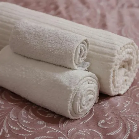 La Nuit Bed & Breakfast