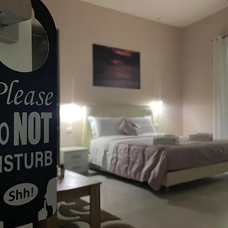 La Nuit Bed & Breakfast 3*